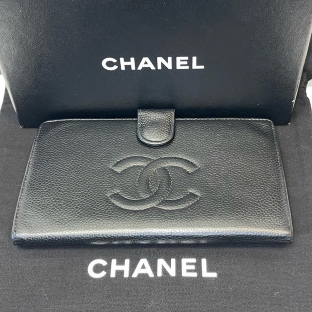 CHANEL Wallet!